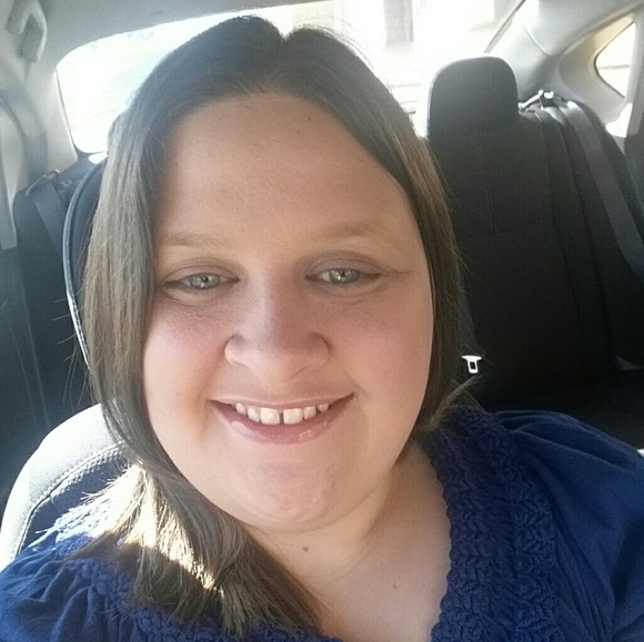 Meet your Posher, Jessica - Picture 2 of 2